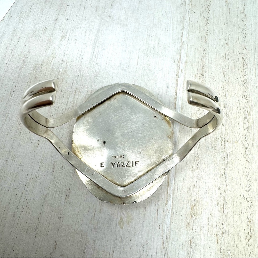 E YAZZIE Navajo sterling silver, large onyx cuff bracelet, 47.2g - Picture 8 of 13